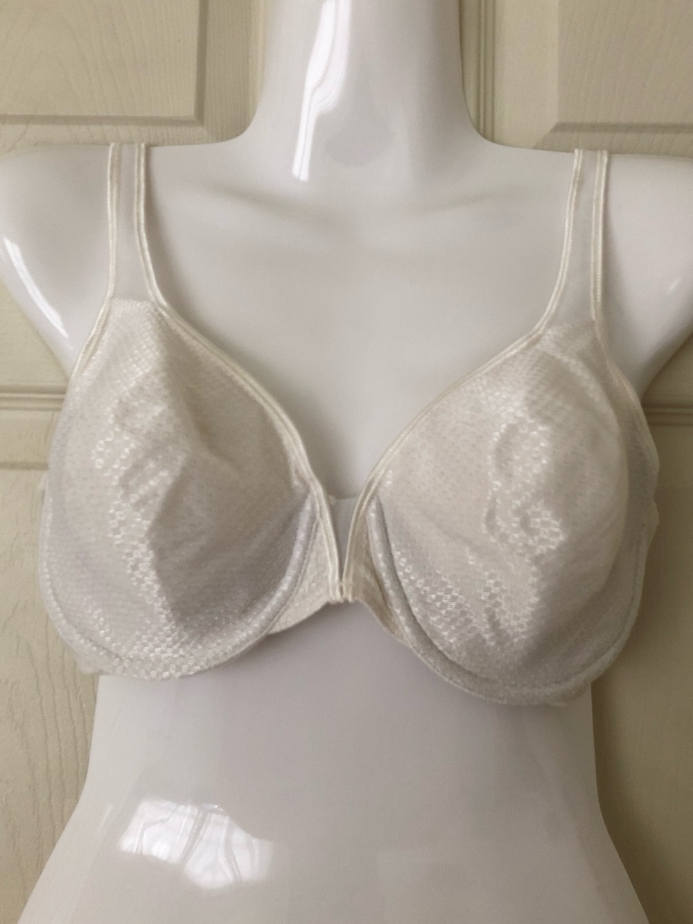 Playtex Secrets White Underwire Bra Size 34C